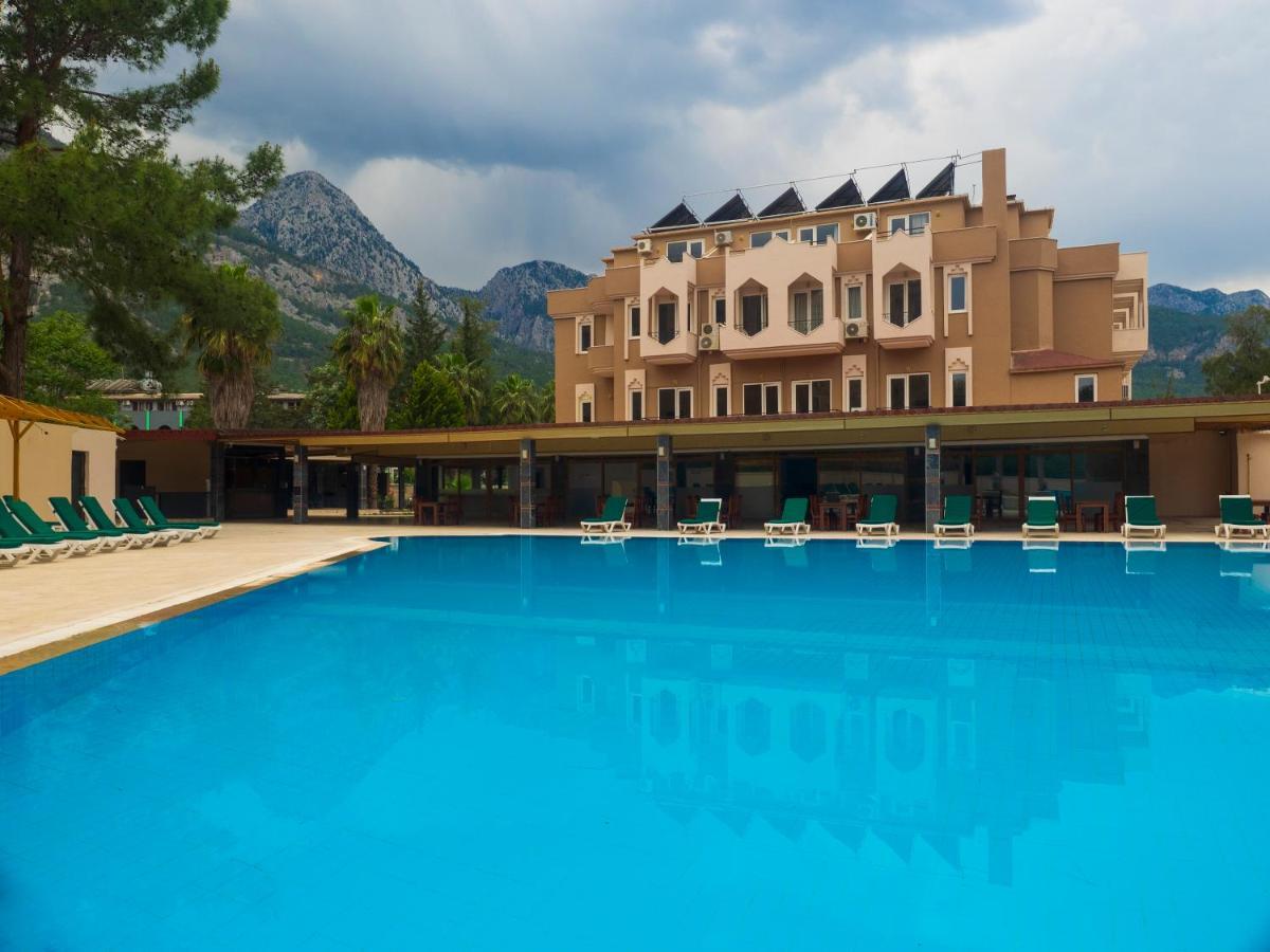 Alexius Beach Hotel بيلديبي المظهر الخارجي الصورة