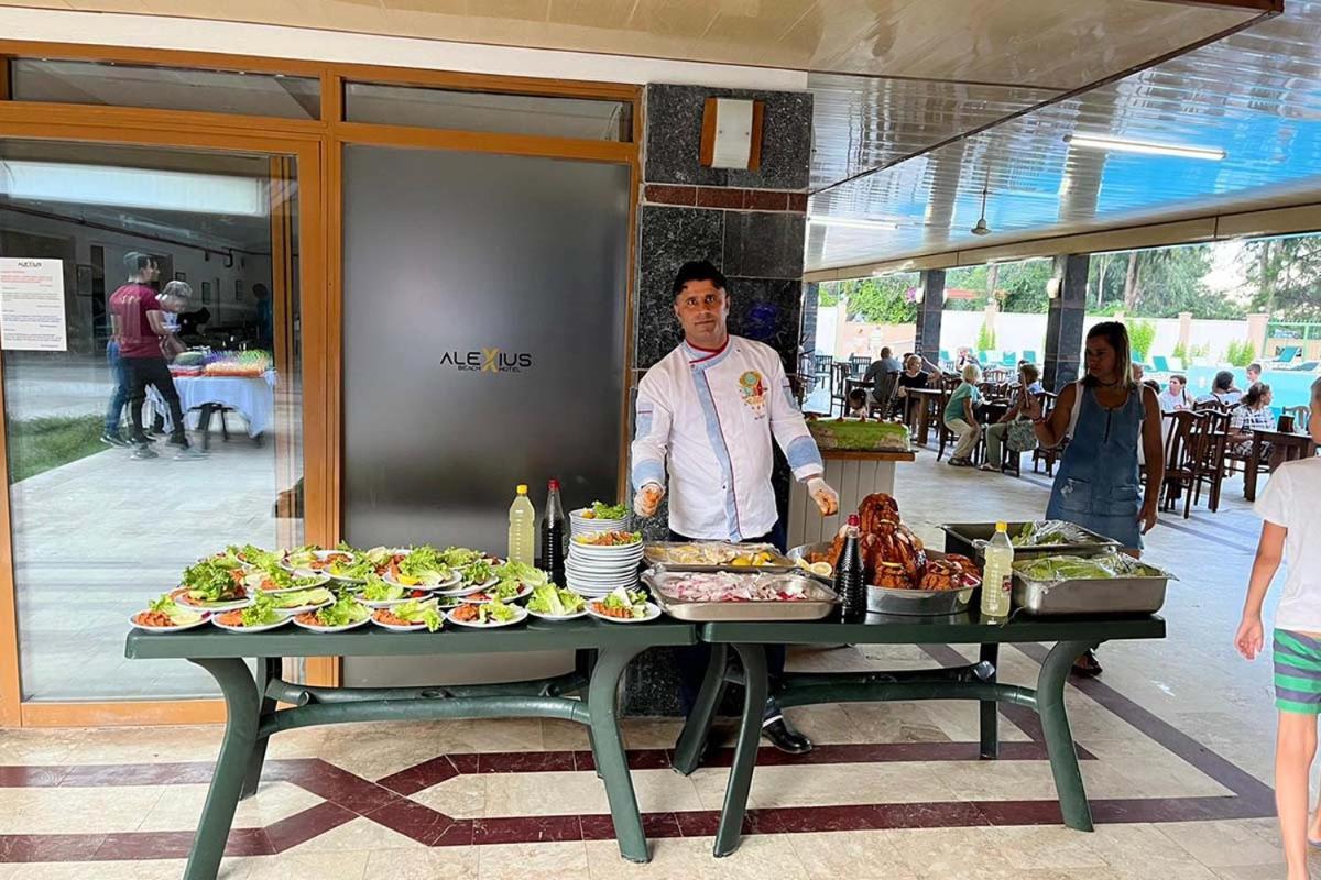Alexius Beach Hotel بيلديبي المظهر الخارجي الصورة